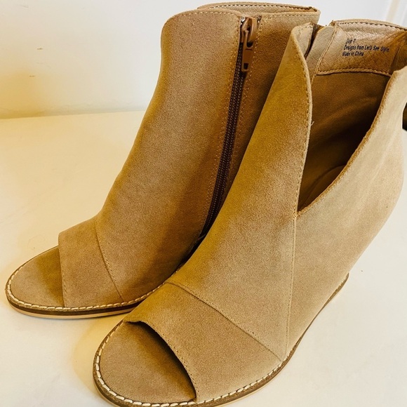 Los Angeles Ankle Wedge Boots - Picture 9 of 9